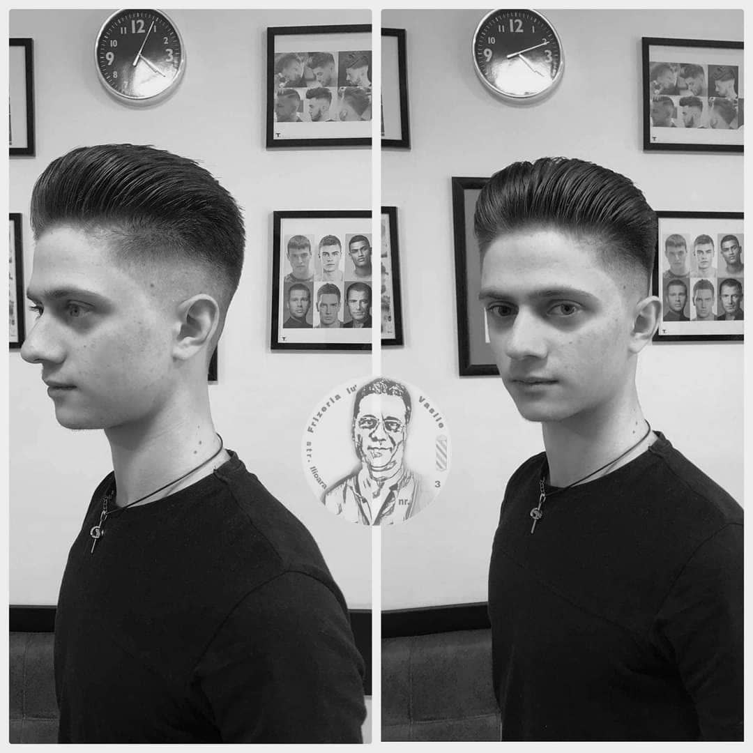 Profil alb-negru: pompadour și degradé